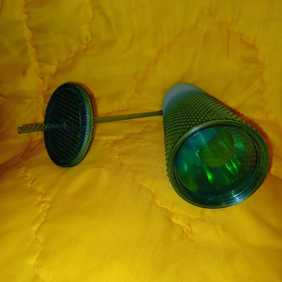 Starbucks 2022  Glacier Blue  Studded Cut Tumbler w/ Straw 24 oz NWT - Picture 2 of 9